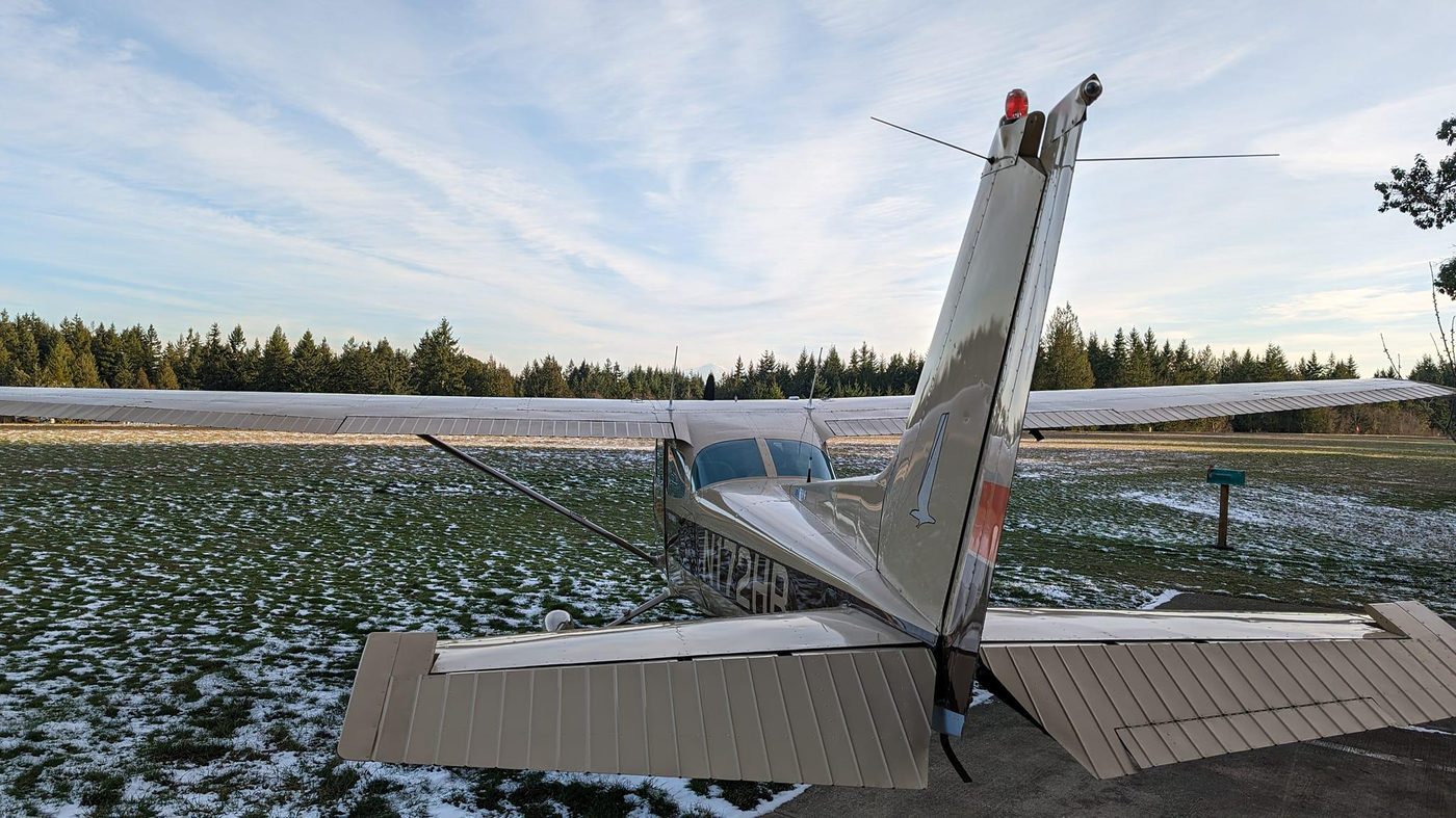 Cessna N172HR parked outdoors on a clear winter day